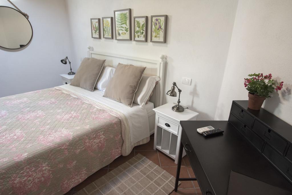 Hotel Lucrezia Riola Sardo Extérieur photo