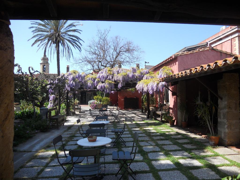 Hotel Lucrezia Riola Sardo Extérieur photo
