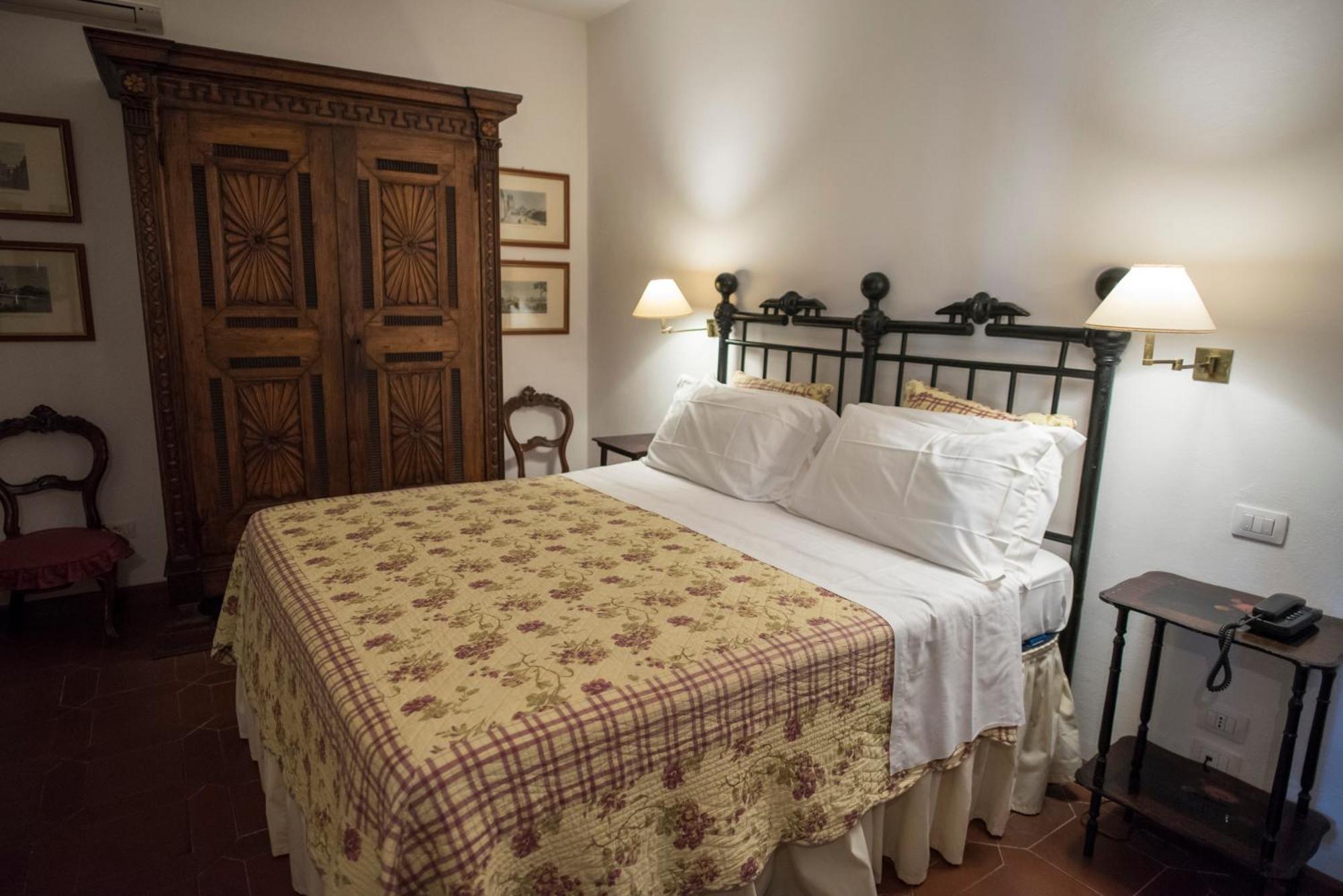 Hotel Lucrezia Riola Sardo Extérieur photo