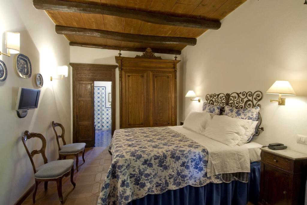 Hotel Lucrezia Riola Sardo Extérieur photo